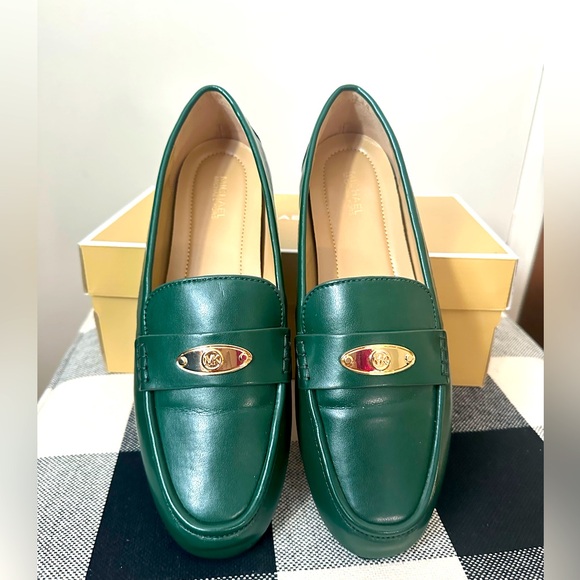 Michael Kors Mackenzie Driver loafers. 
9.5 WMN - Picture 1 of 8